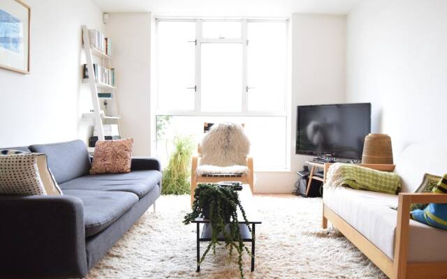 2 Bedroom Apartment in East London