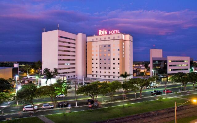 ibis Marilia