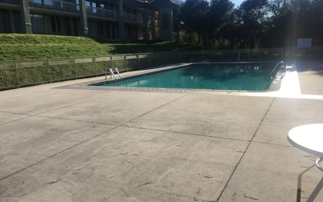 Travelodge by Wyndham Harriman