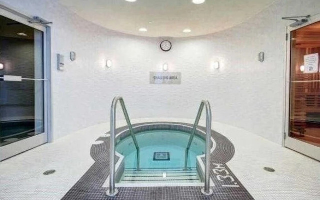 Exquisite High-Rise 1 Bedroom next to Scotia Arena