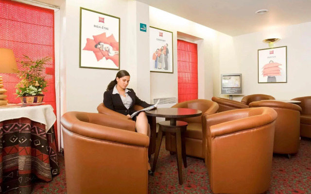 Отель Mermoz Paris Le Bourget