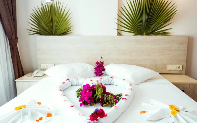 Dream Town Hotel & Restaurant