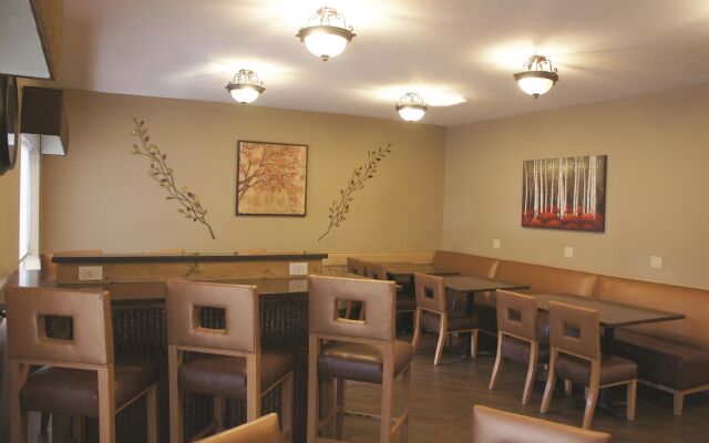 Best Western Plus Riverfront Hotel & Suites