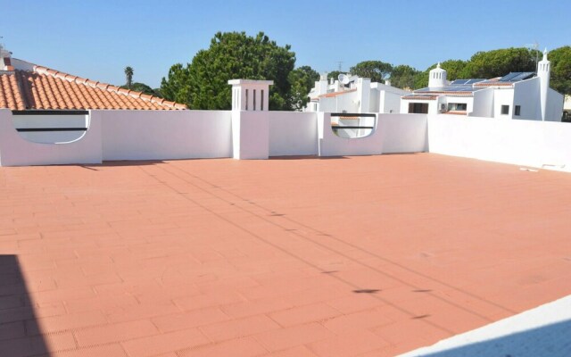 Comfortable Semi-detached in Vilamoura, 5 min From the Centre