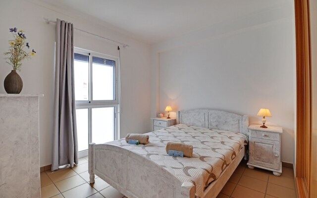 Monte Gordo Downtown by Homing