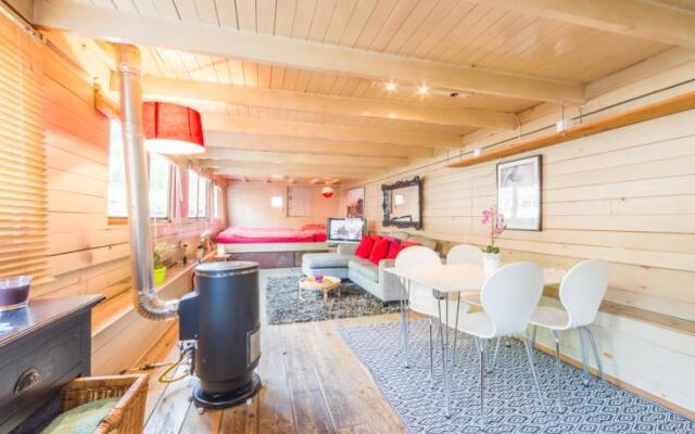 Houseboat in Jordaan Area