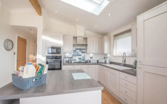 Luxury Family Beechwood Lodge With hot tub