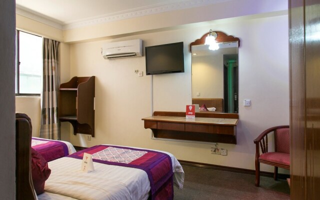 B Hotel