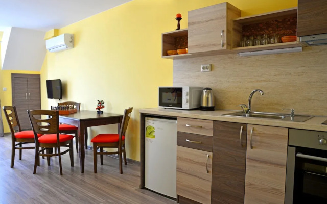 Visito Apart House