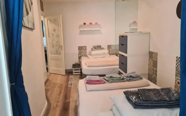 Nice 2 Double Bed in Sunny House in Amsterdam West