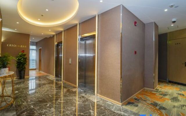 Yaduo Hotel (Shanghai Changshou Road Metro Station)