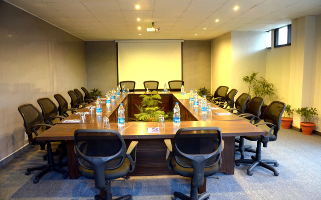 WoodSmoke resort & Spa