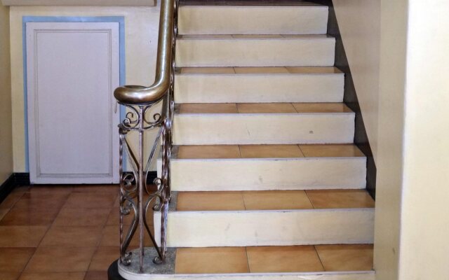 Chateau Veronica Apartelle