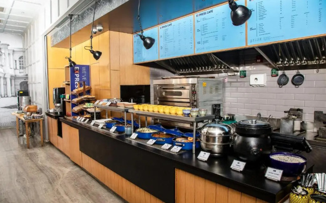 Holiday Inn Express Greater Noida Knowledge Park