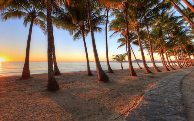 Palm Cove Retreat 31