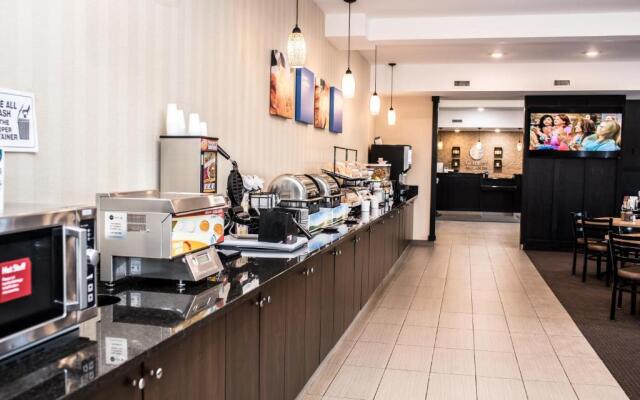 Comfort Inn & Suites