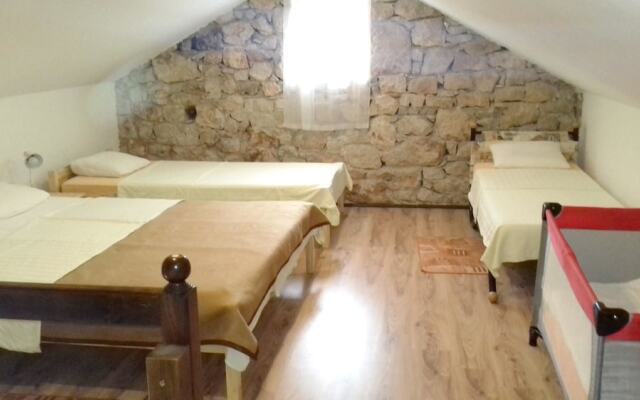 Apartment With one Bedroom in Tribanj, With Enclosed Garden and Wifi -