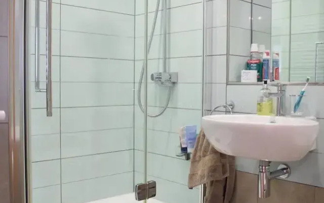 Spacious 2 Bedroom Penthouse in Islington