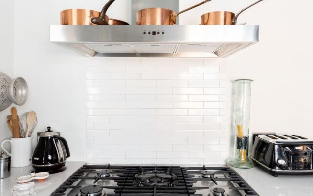 The Tyburnia Escape - Bright & Central 3BDR Apartment