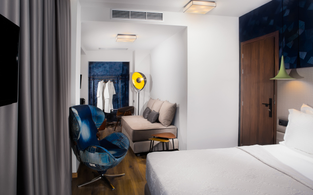 360 Degrees Pop Art Hotel