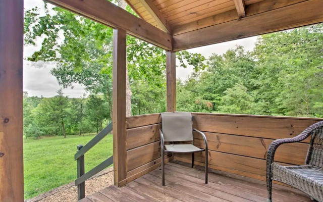 Hike, Sip & Unwind! Mill Spring Cabin Near Winery