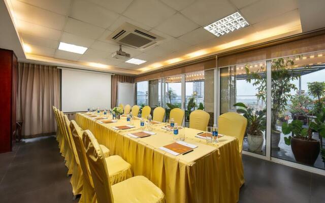 May De Ville Trendy Hotel & Spa