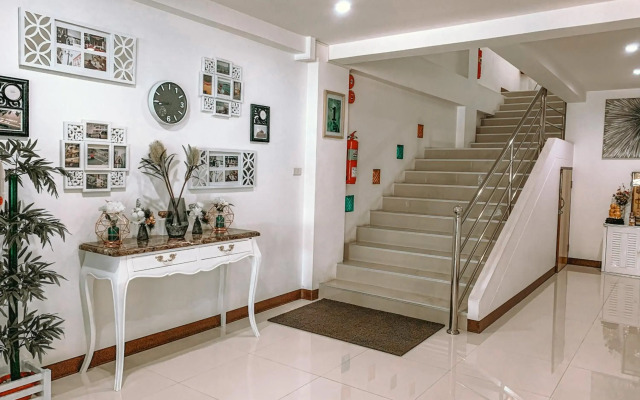 Rinn Boutique House