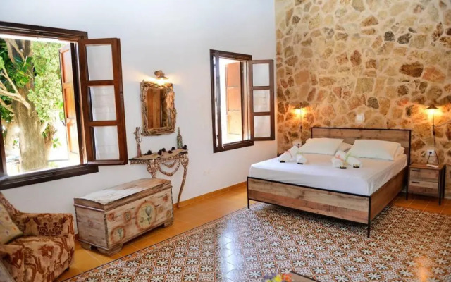 Meandros Suite in Old Town