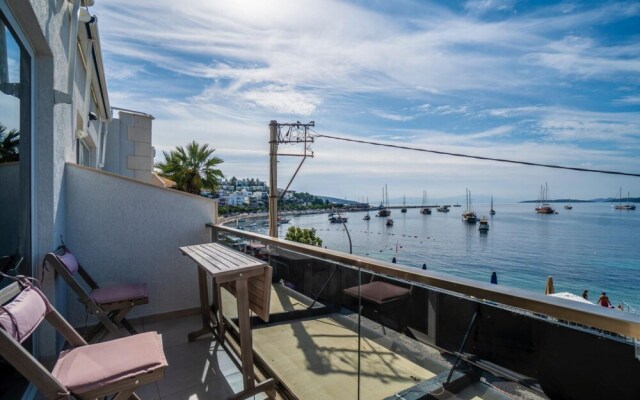 Seafront Flat With Excellent Sea View in Bodrum
