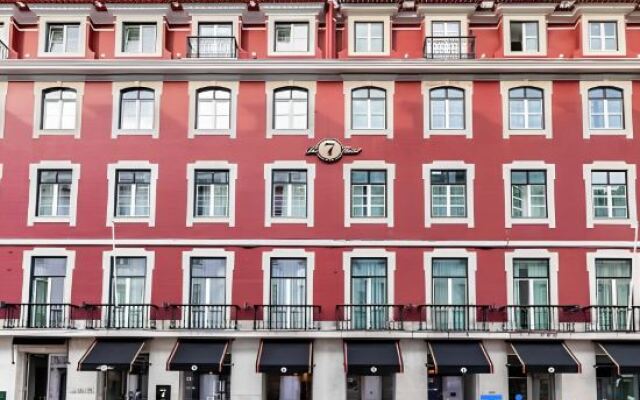 The 7 Hotel, Suites, Studios & Apartments