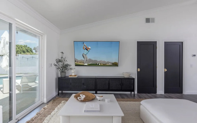 Old Town Fashion-pool-putting Green-bbq Grill