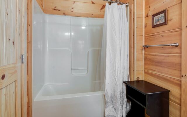 Lakey Gap Lodge - 4 Br Cabin