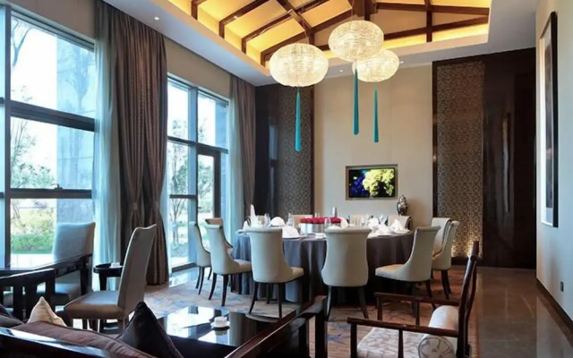 Luan Suntone Plaza Hotel