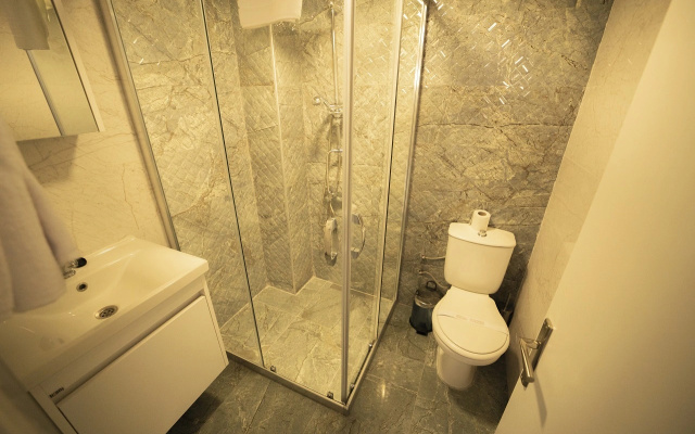 Silver Tower Family Apart Otel