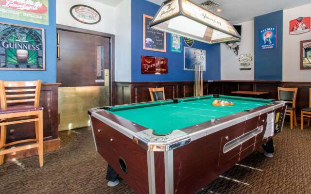 Clarion Hotel & Suites University - Shippensburg