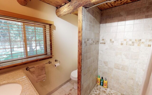 Stunning Apple Lane Log Cabin