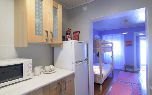 Spacious Alfama Apartment + Free Pickup, By TimeCooler