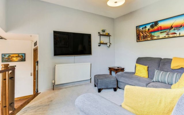 Cosy, Quirky 3 Bed Home In Queen's Park