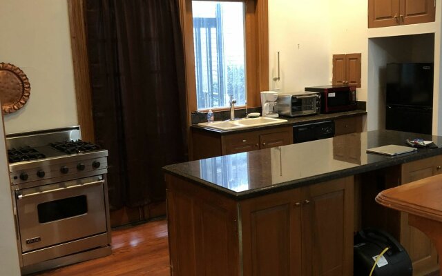 5 BR for 10! Prime Spot Near FR QT by YouRent!
