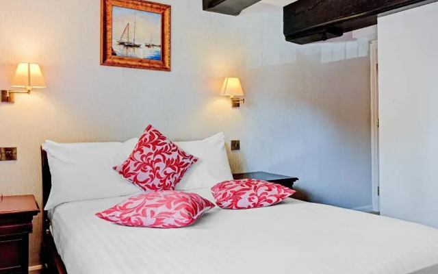 OYO Dovecote Hotel