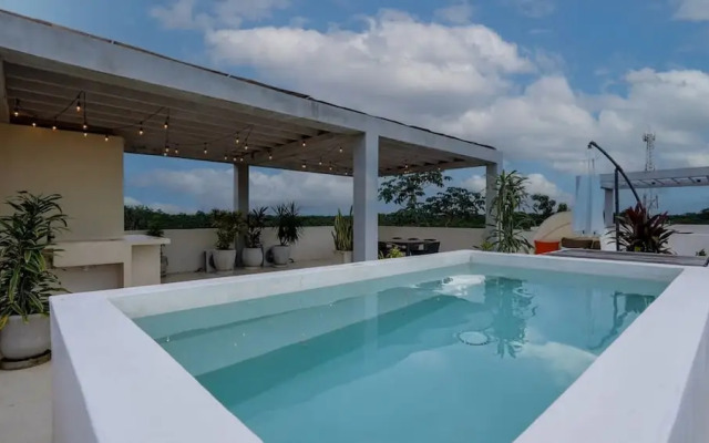 Luxury Penthouse w Private Pool Stunning Views
