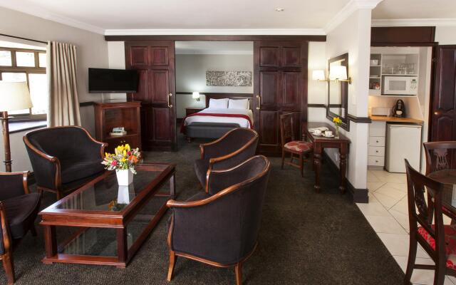 Court Classique Suite Hotel