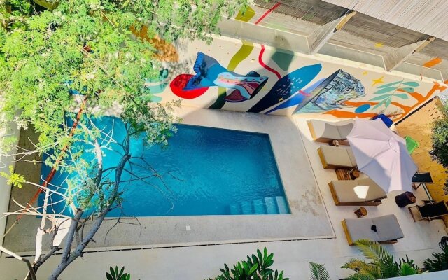 Casa Borka LUXURY FULLY FURNISHED BEACH CONDOS WITH POOL