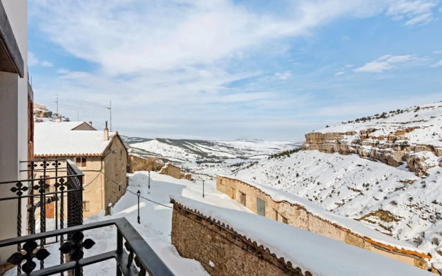 Charming Apartment in Gudar With Terrace