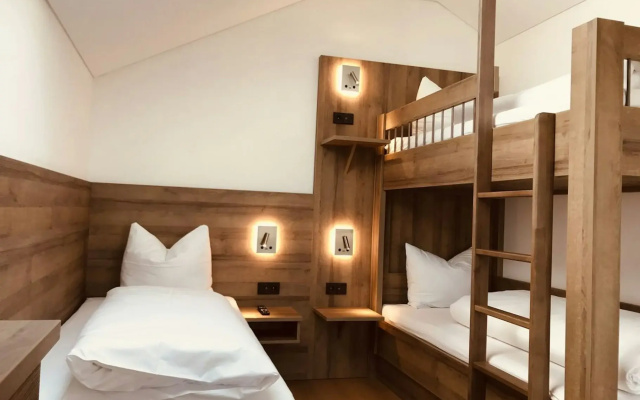 WESTSIDE Hotel Garni