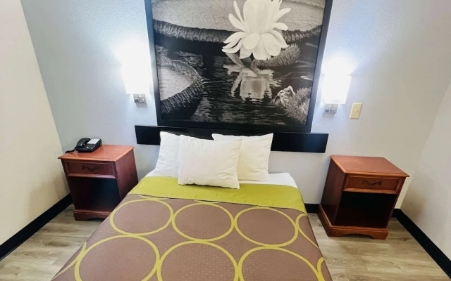 Super 8 Pittsburgh/Monroeville