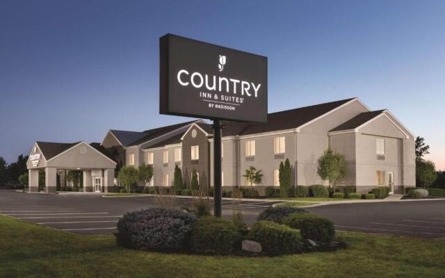 Country Inn & Suites by Radisson, Port Clinton, OH