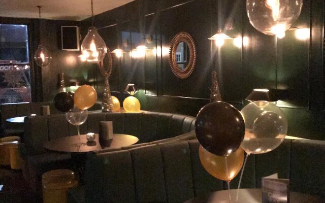 Eurobar Cafe and Hotel