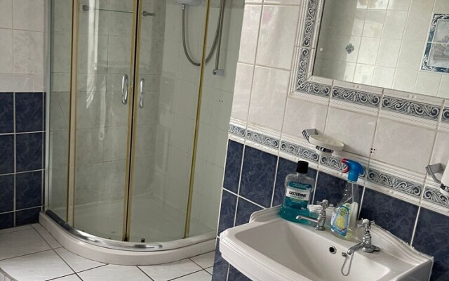 Immaculate 1-bed House in Leeds