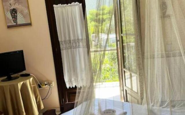Thalatta and Oros Traditional Villa